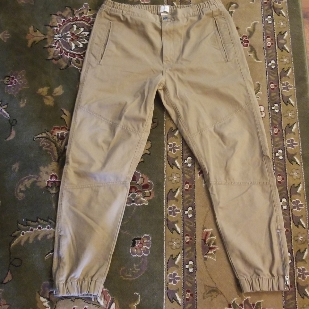 Gap Khaki Joggers w/zip bottom